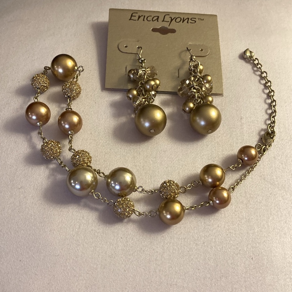NWOT - Erica Lyons Fashion Jewellery Beaded Necklace and Matching Earring Set